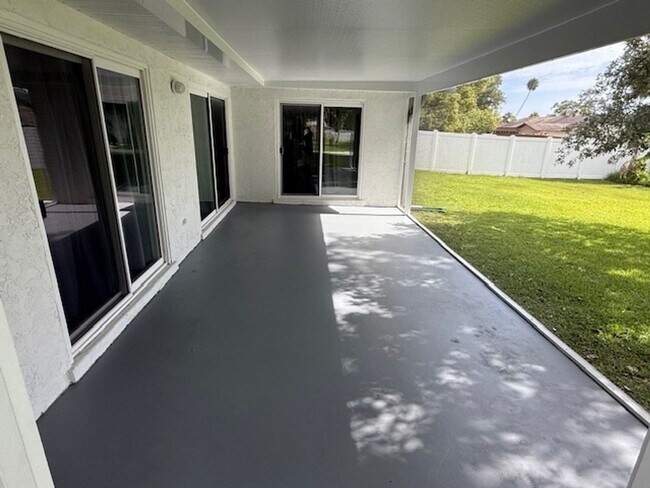 Building Photo - Long Term, Fully Furnished Rental in the H...