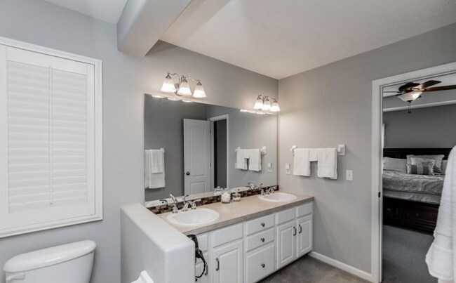 Building Photo - Stunning 4 Bedroom Elkhorn Home!!