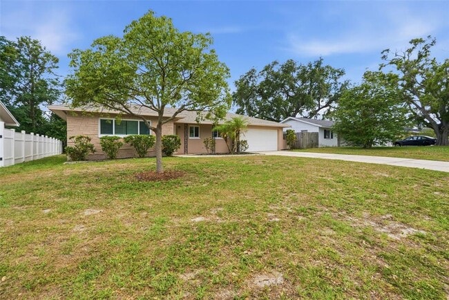 Building Photo - 2465 Brentwood Dr