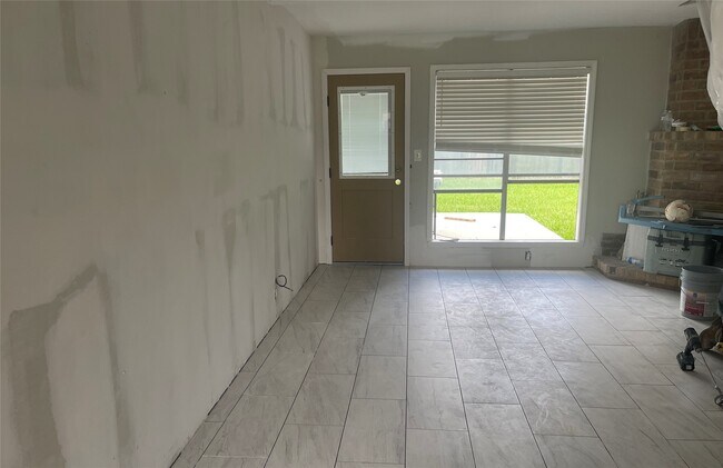 Building Photo - 1811 Hanbury Ct