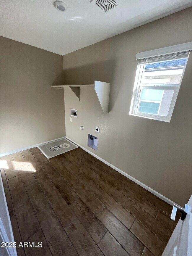 Building Photo - 17441 W Paraiso Ln