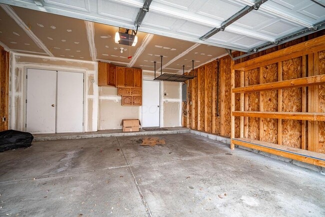 Building Photo - 2147 Shortcreek Rd