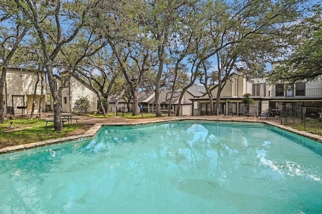 Building Photo - 15 Casa Verde St