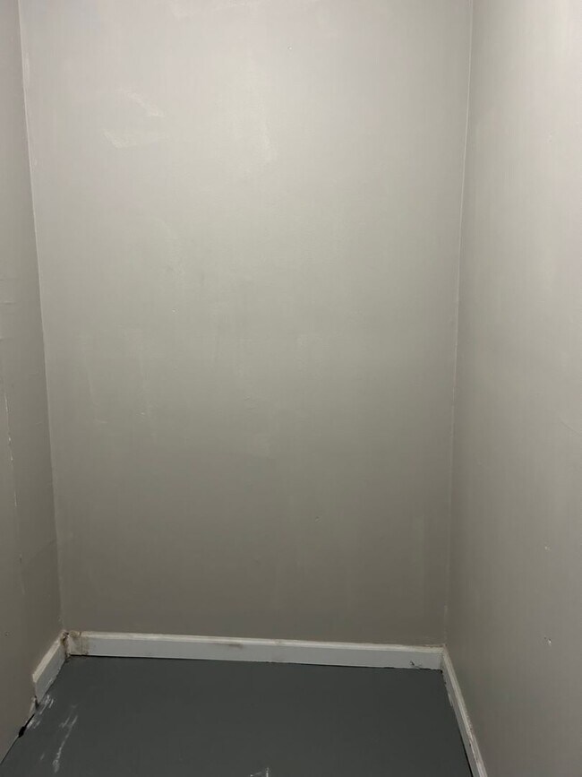 Building Photo - 401 Hannibal St