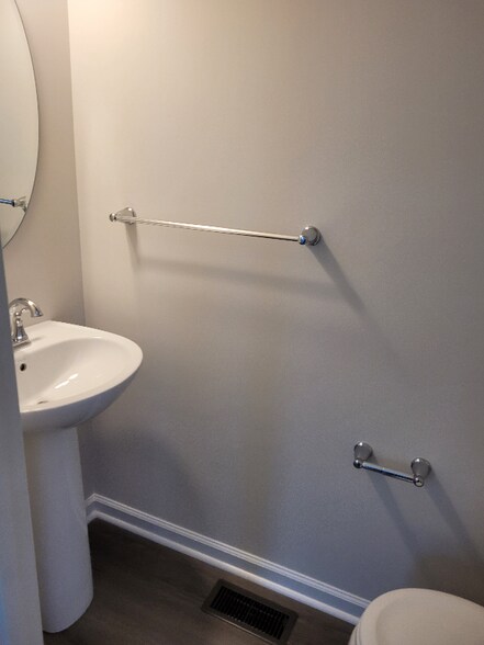 Building Photo - 4019 Holcomb Wy