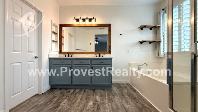 Building Photo - 8440 Hoover Ct