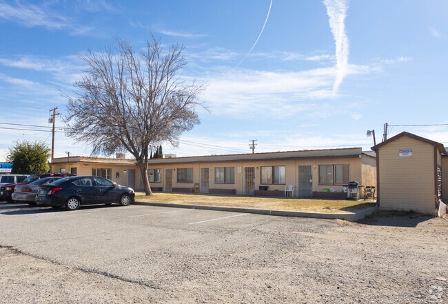 Building Photo - Sun Apartment-Motel