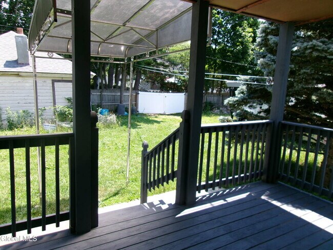 Building Photo - 1338 Parkwood Blvd