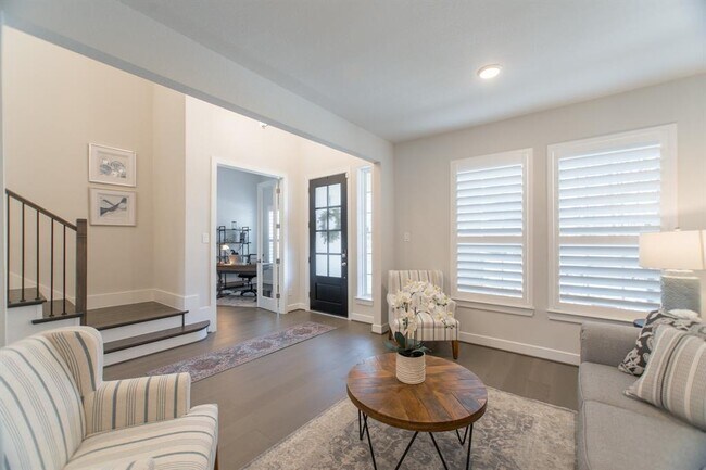 Building Photo - 71 Perennial Cyn Dr