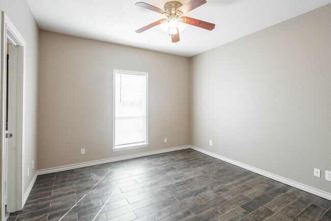 Building Photo - 3 Chambord Dr