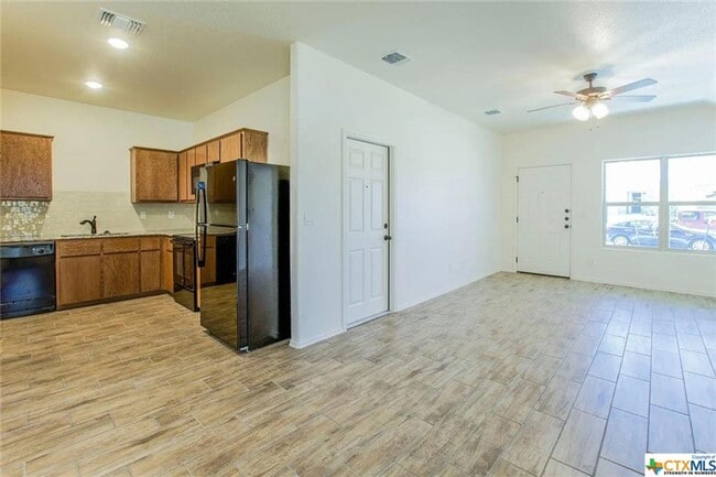 Building Photo - 2408 Alterman Dr