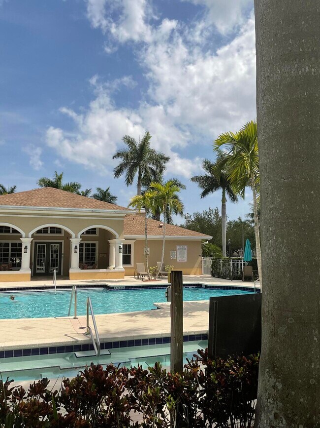 Building Photo - 6410 Emerald Dunes Dr