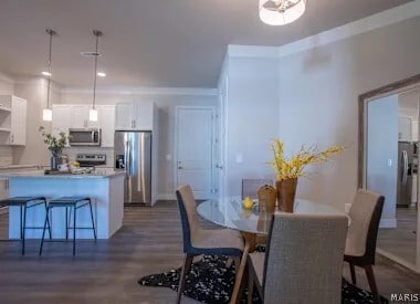 Building Photo - 226 E Lockwood Ave