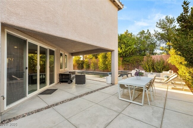 Building Photo - 338 Azar Swan Ave