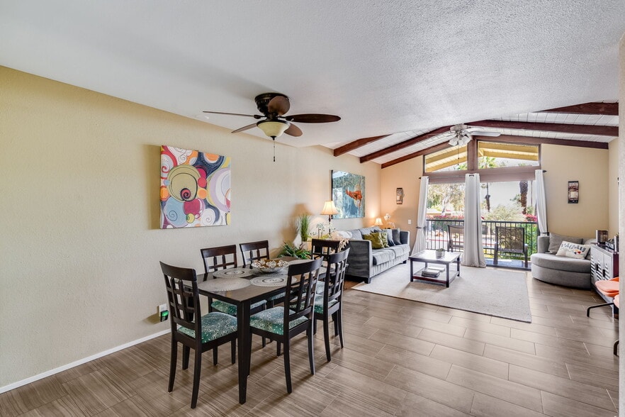 Building Photo - 1411 N Sunrise Way
