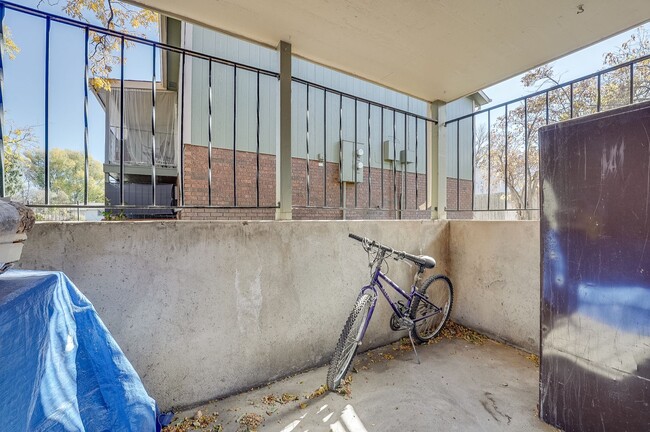 Building Photo - 2-Bed, 1-Bath Condo in Great Fort Collins ...