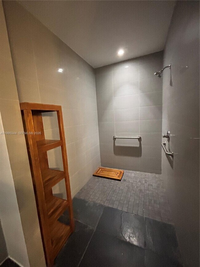 Building Photo - 133 NE 2nd Ave