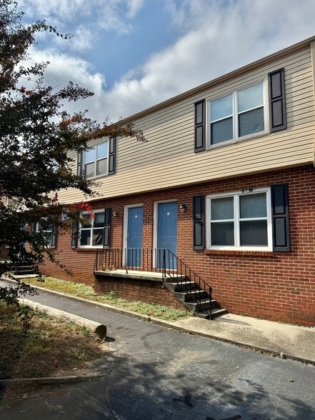 Building Photo - View at Blue Ridge