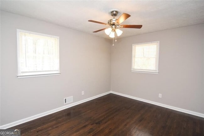 Building Photo - 86 Regency Way SE