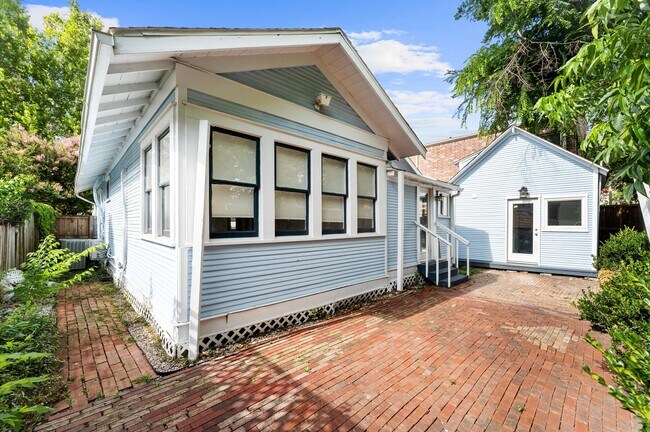 Building Photo - 1610 Sage St