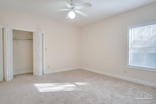 Building Photo - 3461 Oakmont Dr