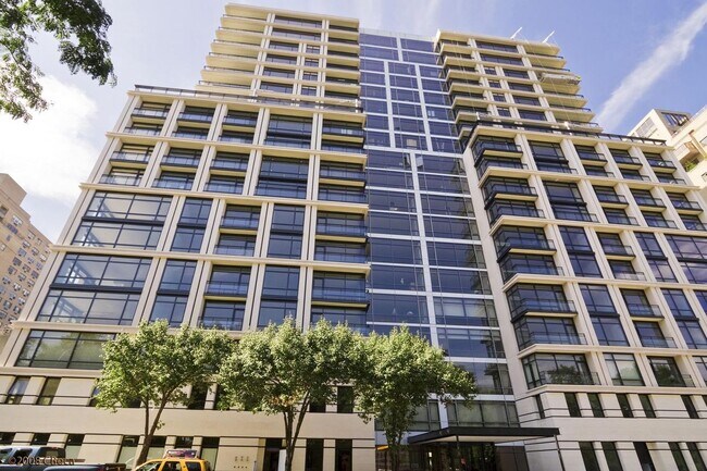 Building Photo - 170 East End Ave