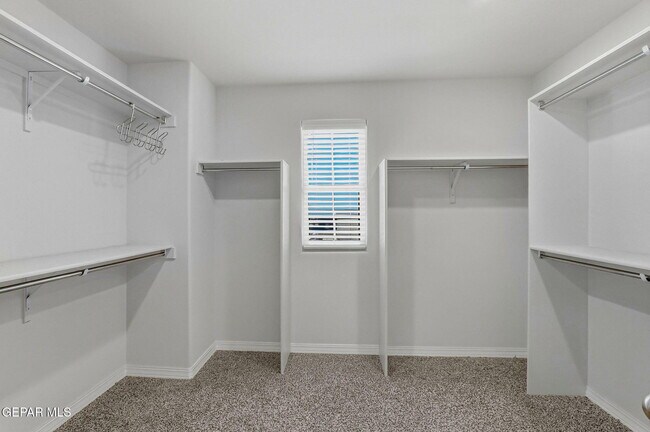 Building Photo - 7509 Enchanted Pk Dr
