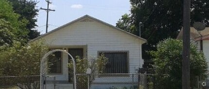 Building Photo - 2814 El Paso St