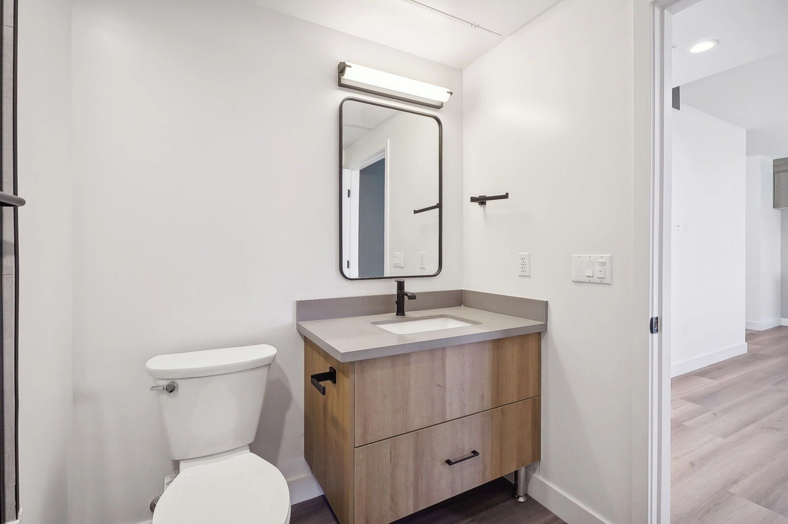 Building Photo - IM 21