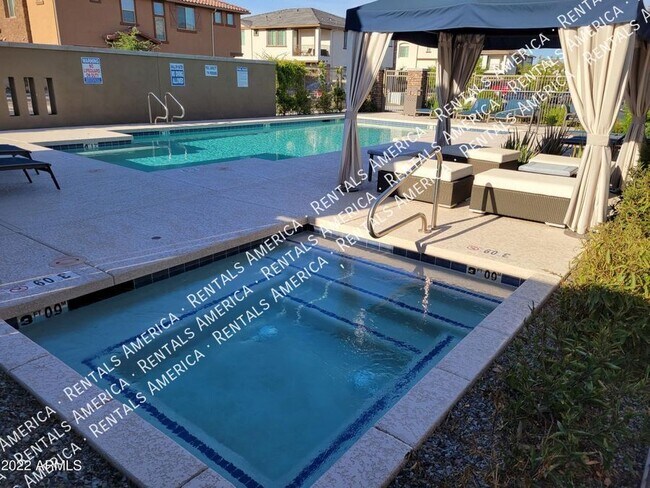 Building Photo - 4100 S Pinelake Way