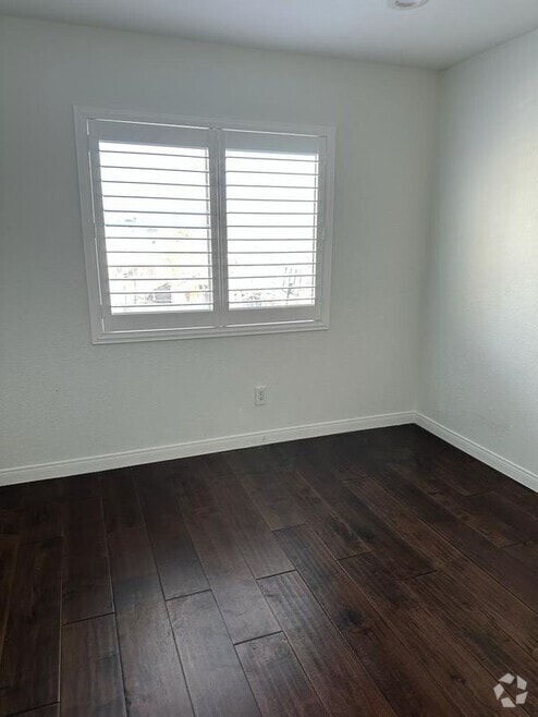 Building Photo - 37420 Drexel St