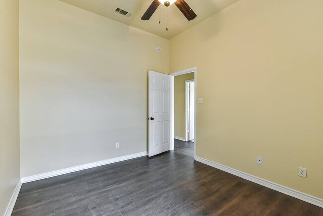 Building Photo - 6905 Deorsam Loop