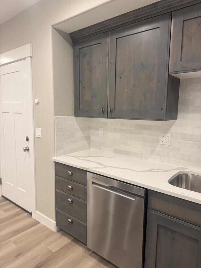 Building Photo - 6953 Canyon Meadows Dr