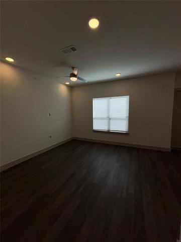 Building Photo - 2036 Oak Grove Ln