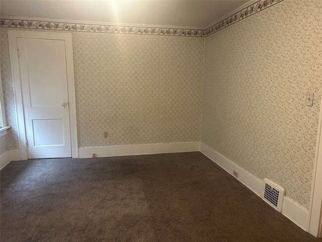 Building Photo - 1028 W 29th St