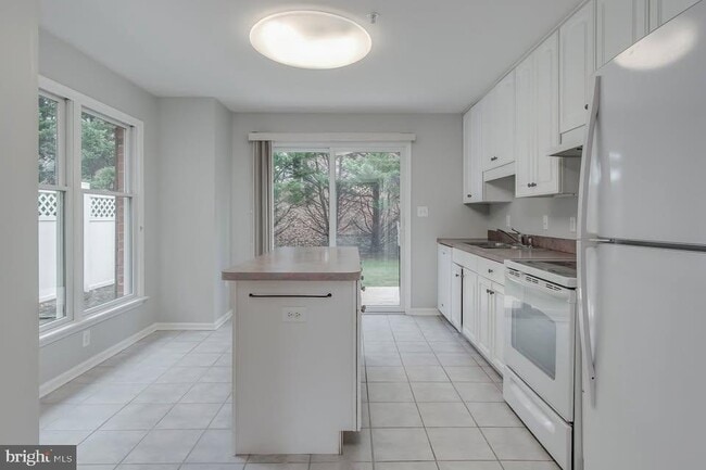 Building Photo - 20421 Kings Crest Blvd