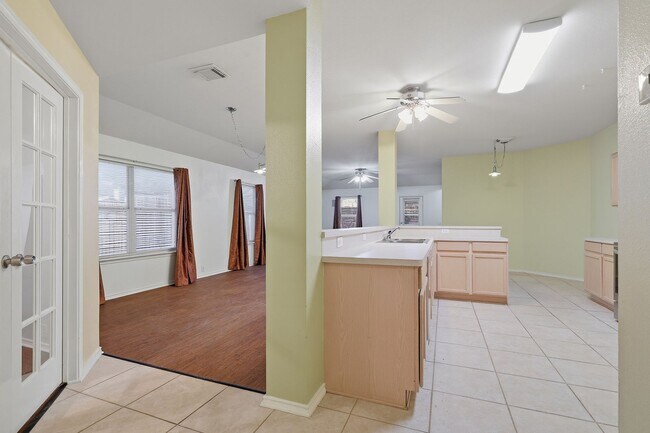 Building Photo - ***APPLICATION CURRENTLY UNDER REVIEW***Well-Maintained One-Story in Woodthorn Subdivision