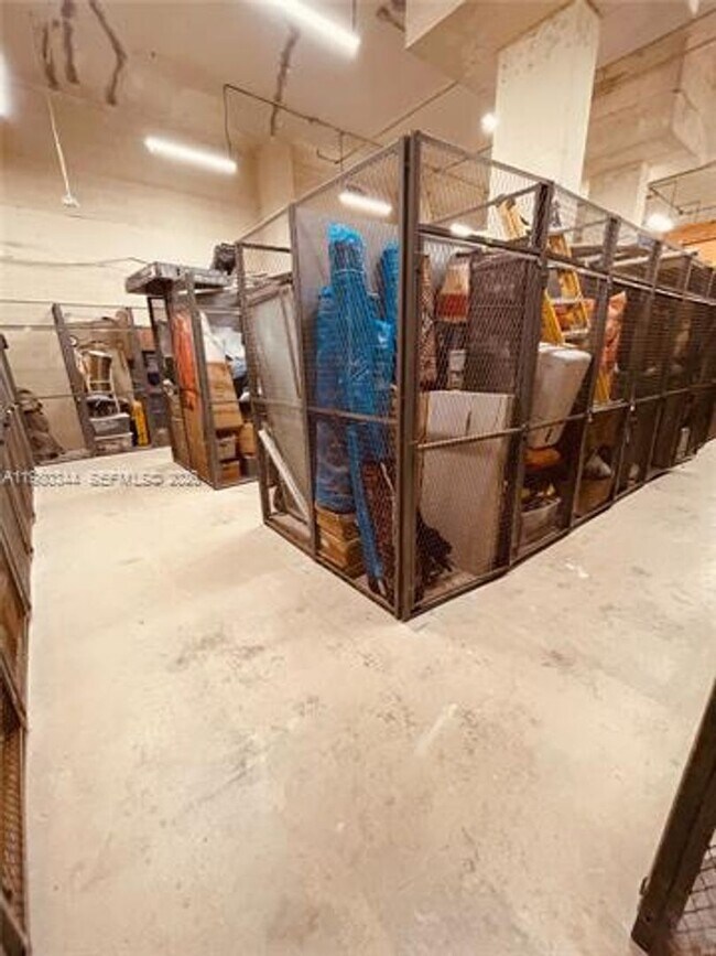 Building Photo - 11113 Biscayne Blvd