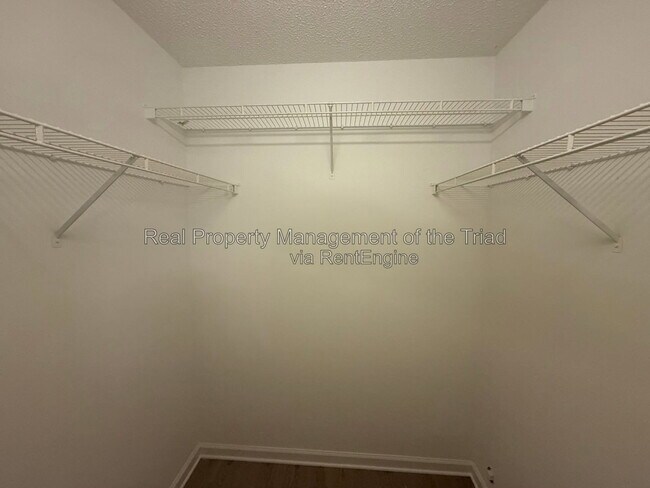 Building Photo - 208 Hammond Dr