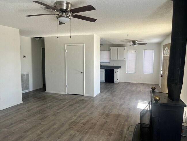 Building Photo - 3541 Tecumseh Dr