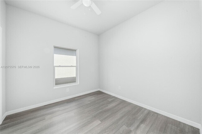 Building Photo - 1481 Las Villas Blvd