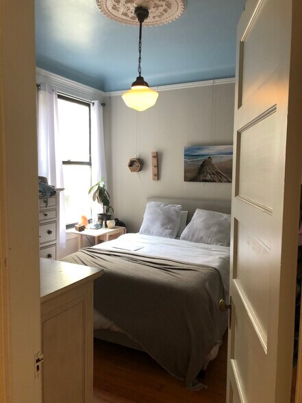 Quiet bedroom - 1251 Masonic Ave