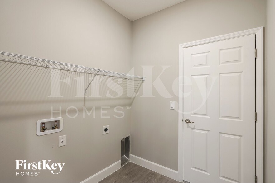 Building Photo - 486 Harrisburg St SW