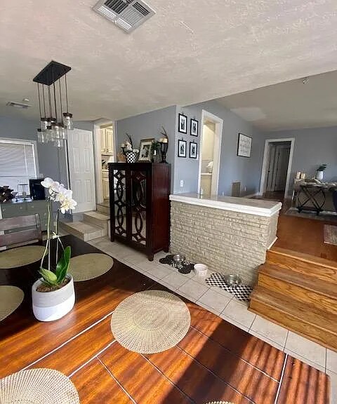 Building Photo - 1631 Andover Ct