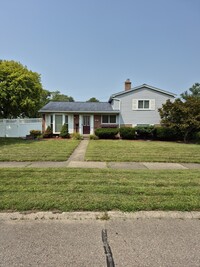 Building Photo - 33011 Lynx St
