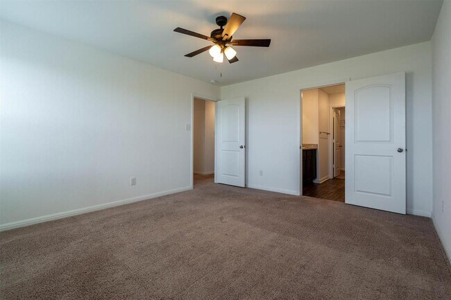 Building Photo - 128 Maywood Ln