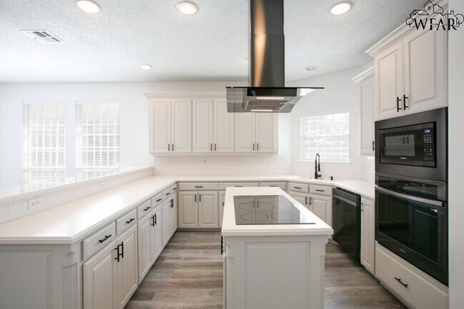 Building Photo - 8 Canyon Bluff Ct