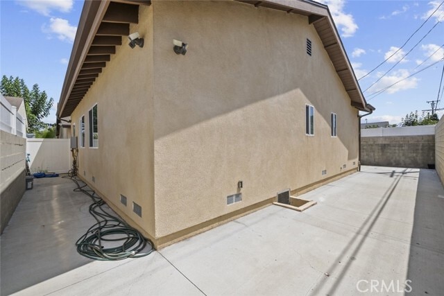 Building Photo - 6221 Elmer Ave
