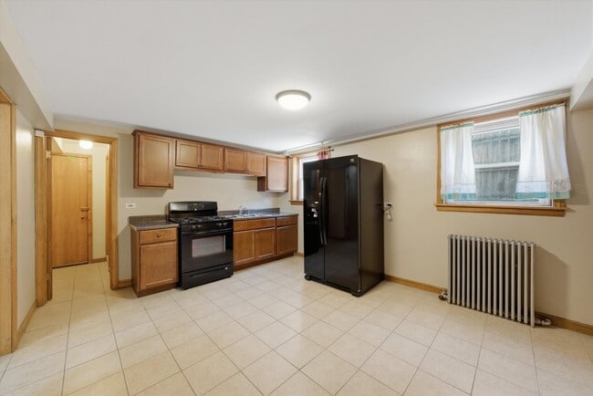 Building Photo - 7058 S Fairfield Ave