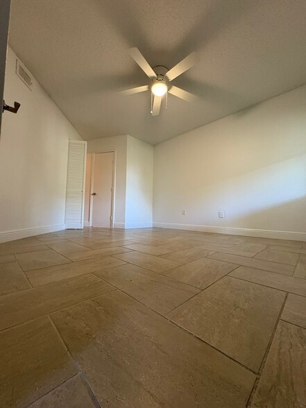 Building Photo - 12730 Equestrian Cir